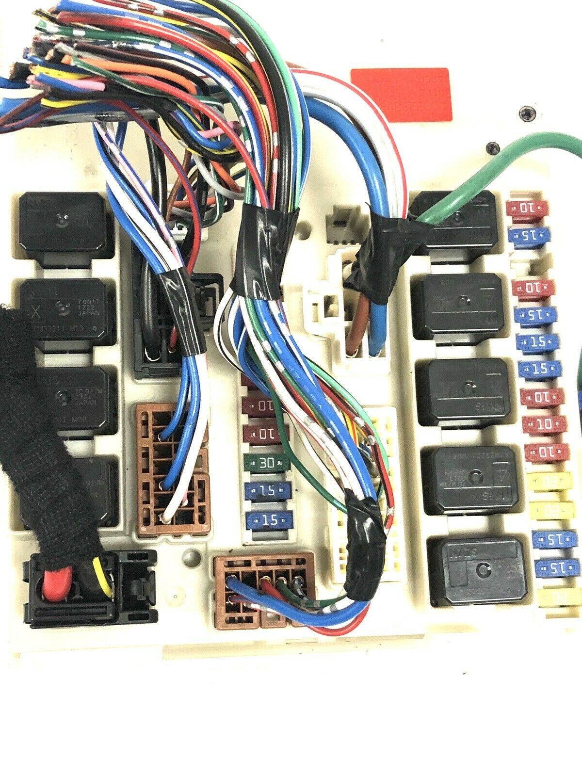 OEM Fuse and Relay Box Module Nissan Armada Titan 5.6L V8 / 284B6-ZE00C