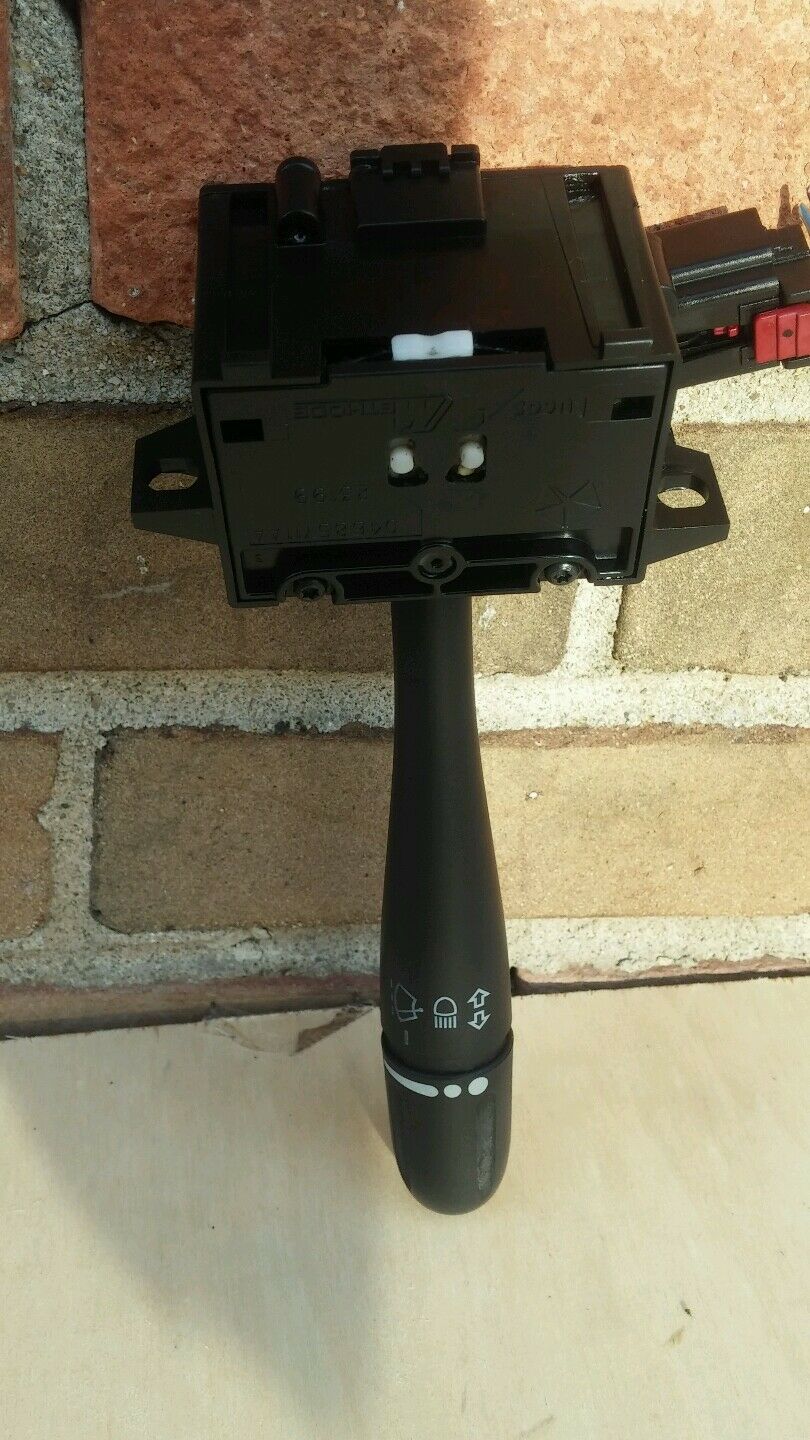 2003 TOWN & COUNTRY CARAVAN OEM TURN SIGNAL MULTI FUNCTION SWITCH-WIPER good