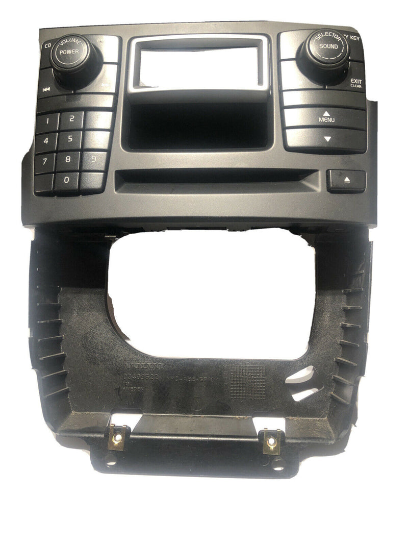 2003-2006 VOLVO XC90 RADIO CD w/ MOUNTING BUCKET (G)