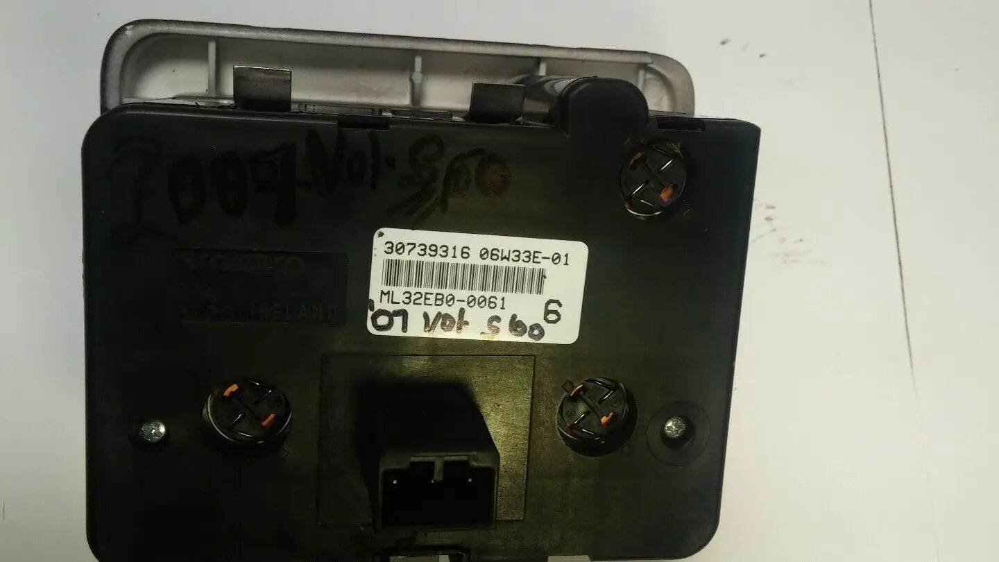 Black Headlight Switch Volvo,gas tank & fog oem S60/XC70 2007 07 30739316 706825 by OEM