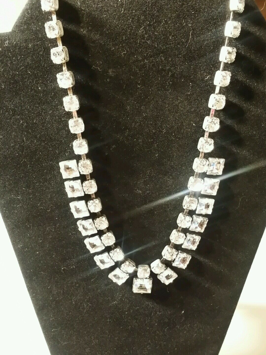 Clear diamond style costume jewelry fantastic replica. 8 inches long