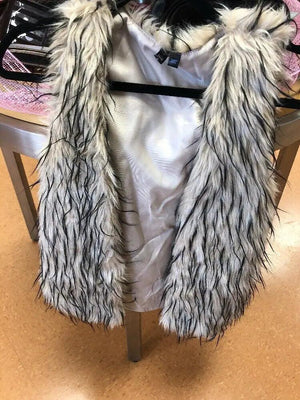 LAPIS VEST FAUX FUR SIZE SMALL PRE-OWNED AND MINT! SO CUTE & SUPER COMFORTABLE!!