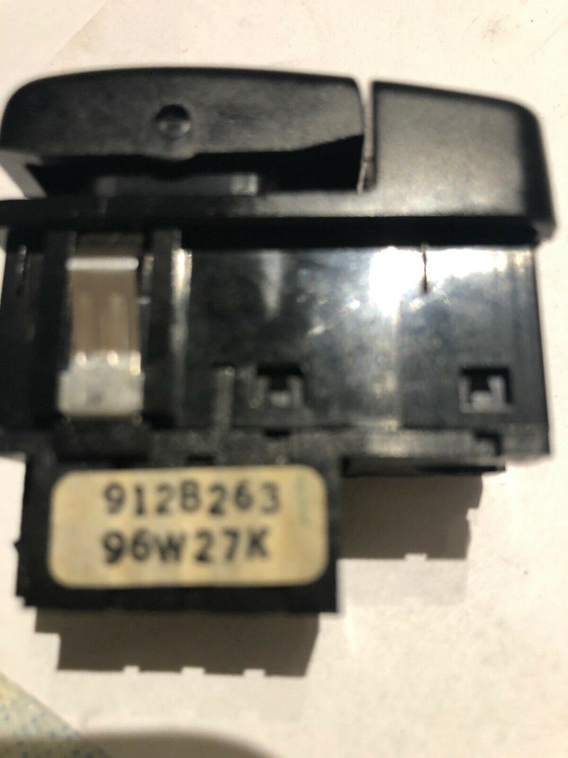 1999-2000 Volvo S70 Mirror & Rear Glass Defrost Switch pn 9162952  OEM