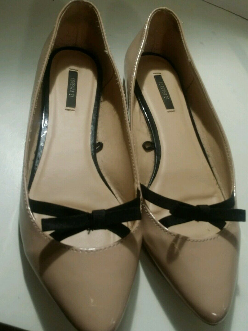 Forever 21 Cream & Black Patent Leather Bow Ballet Flats 8 sexy and comfortable.
