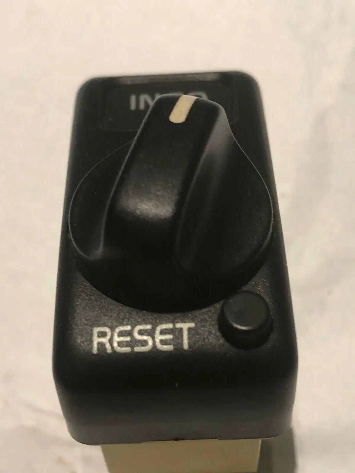 Volvo 4970/9128543 Switch RESET INFO INFORMATION BUTTON by Volvo