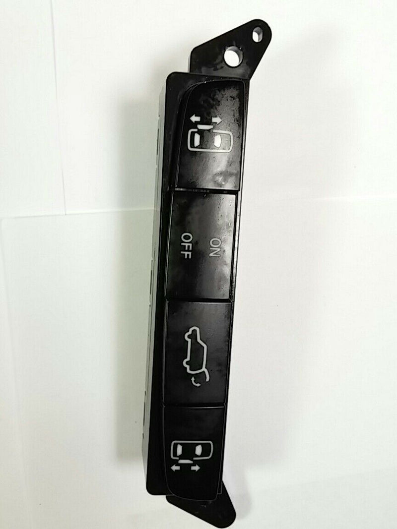 2004-2006 NISSAN QUEST OEM CENTER ROOF DOME MAP LIGHT SUNROOF SWITCH - black