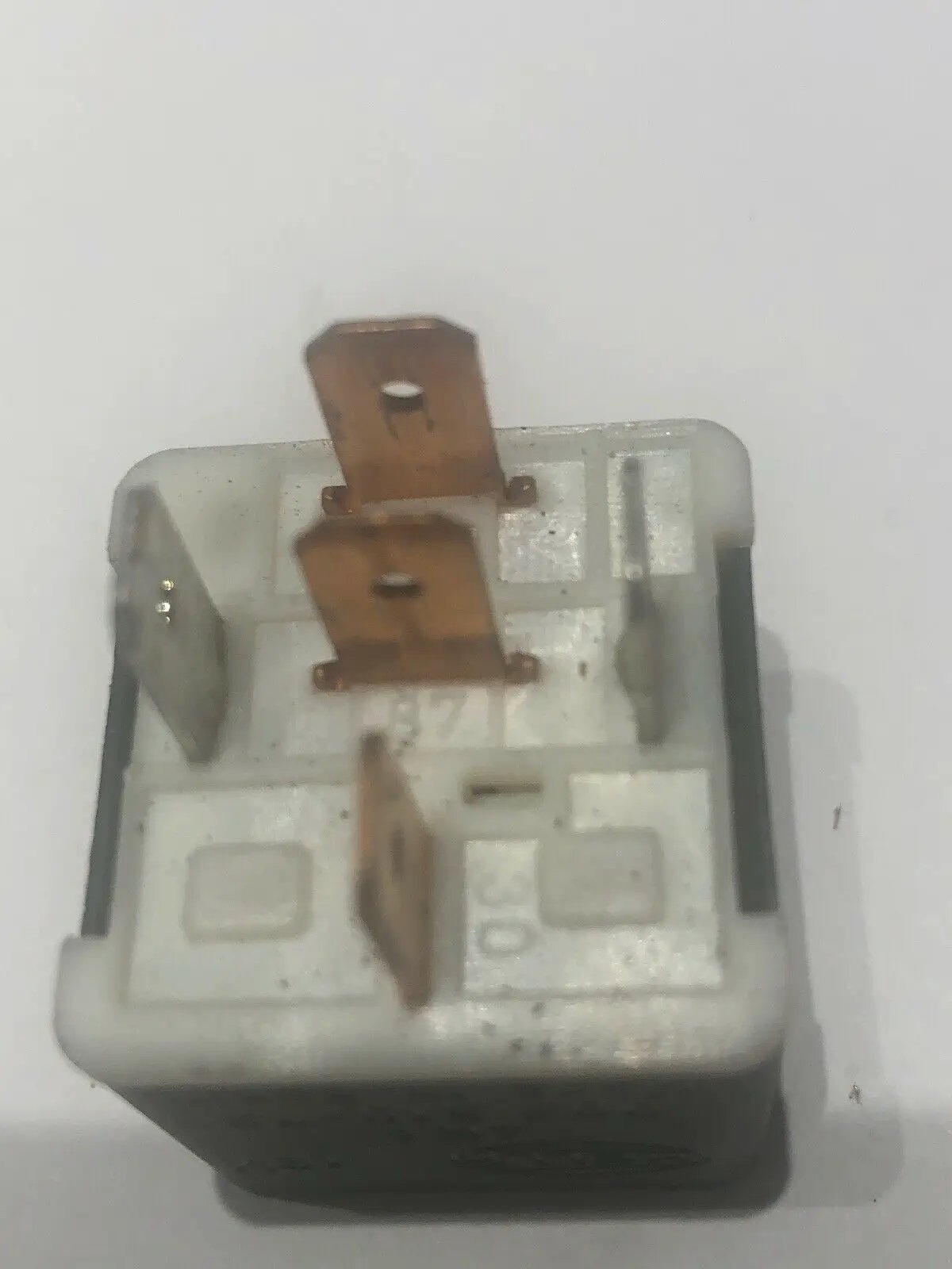 Volvo J Relay 9130269 by Volvo OEM