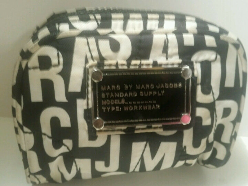 marc jacobs black white signature makeup bag  size 5.5/4